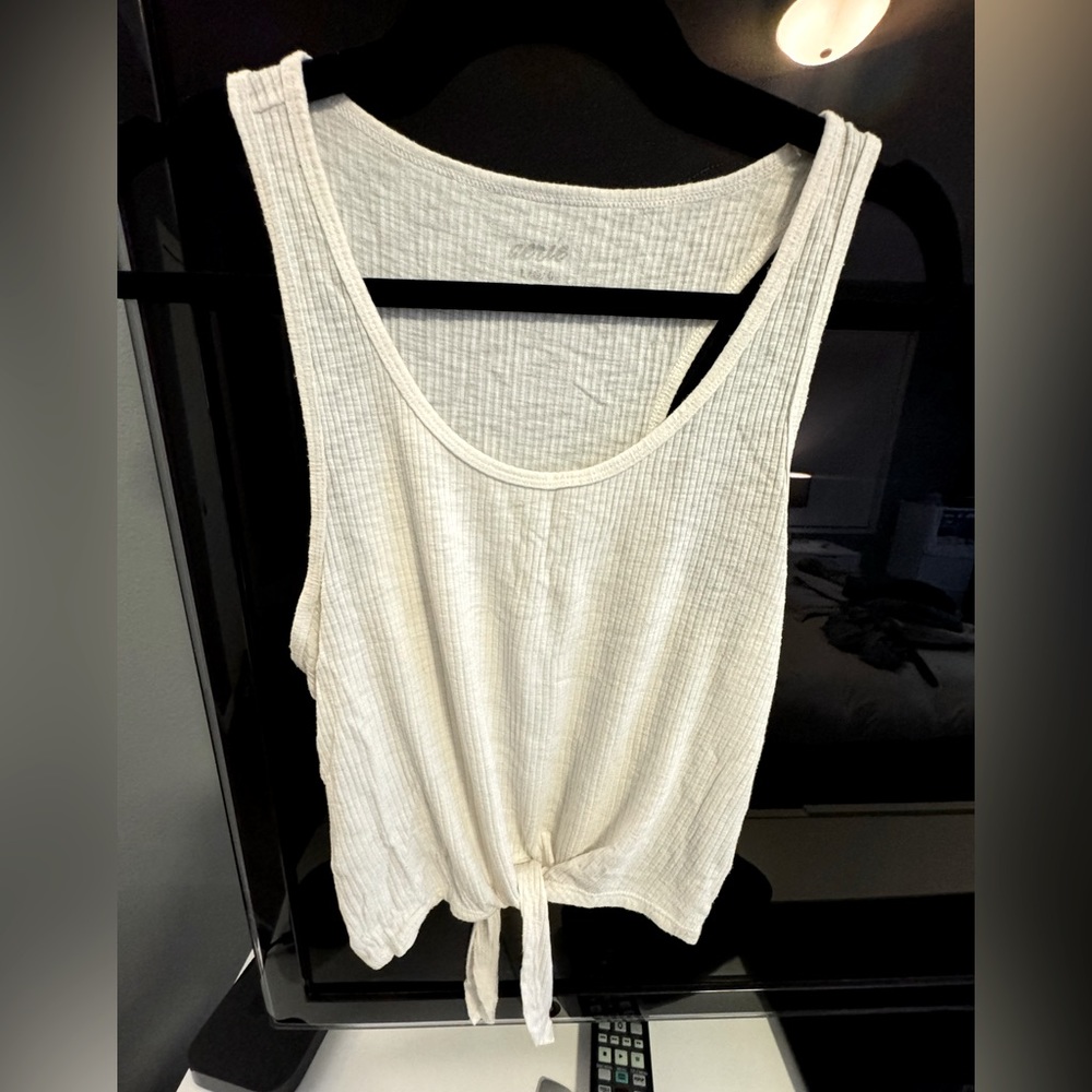 Aerie ribbed knot tank